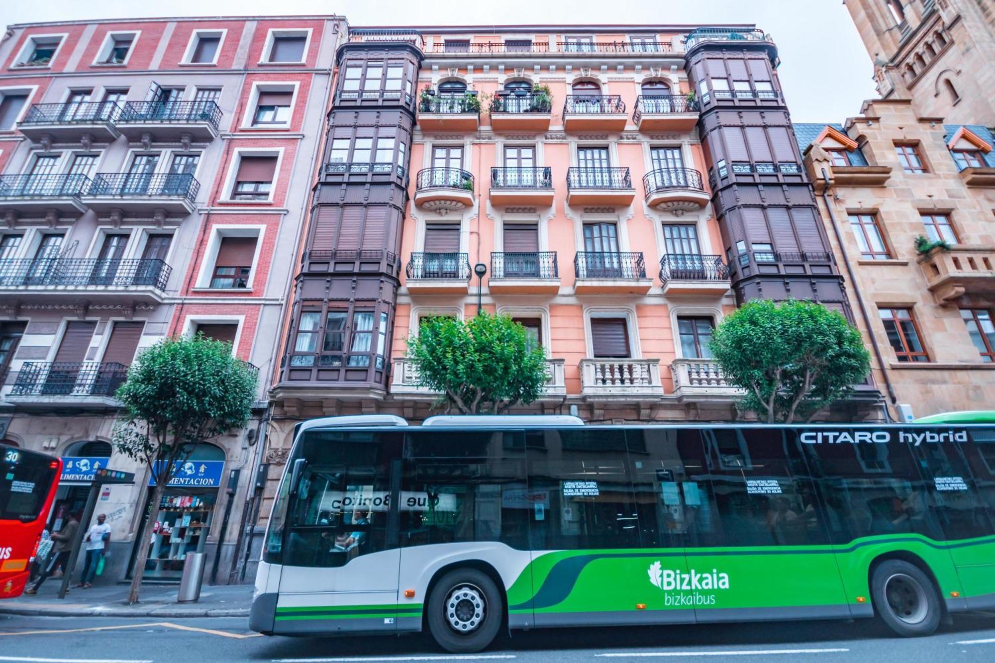 Gran Apartamento 6 Suites Bilbao Center מראה חיצוני תמונה